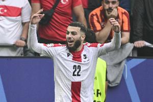 米兰体育官网-罗体：如果多夫比克留队，罗马优先考虑引进锋线多面手米卡乌塔泽